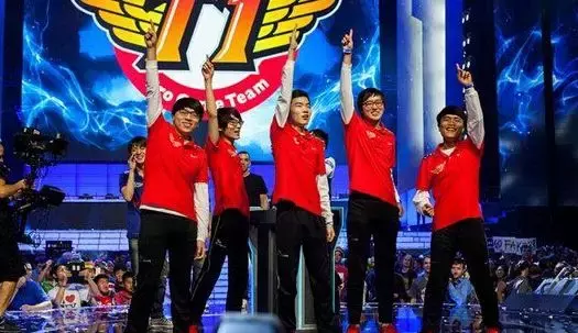 凭什么Faker是LOL世界第一人?看完这六年他拿的荣誉你就知道了