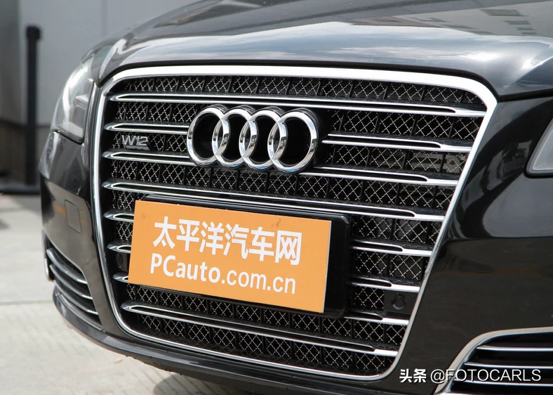奥迪A8L 6.3L W12版实拍，别在它面前说霸气，售价250万的灭霸