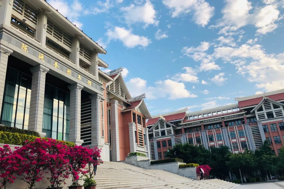 22考研还不知道如何择校？大学最高颜值的图书馆推荐