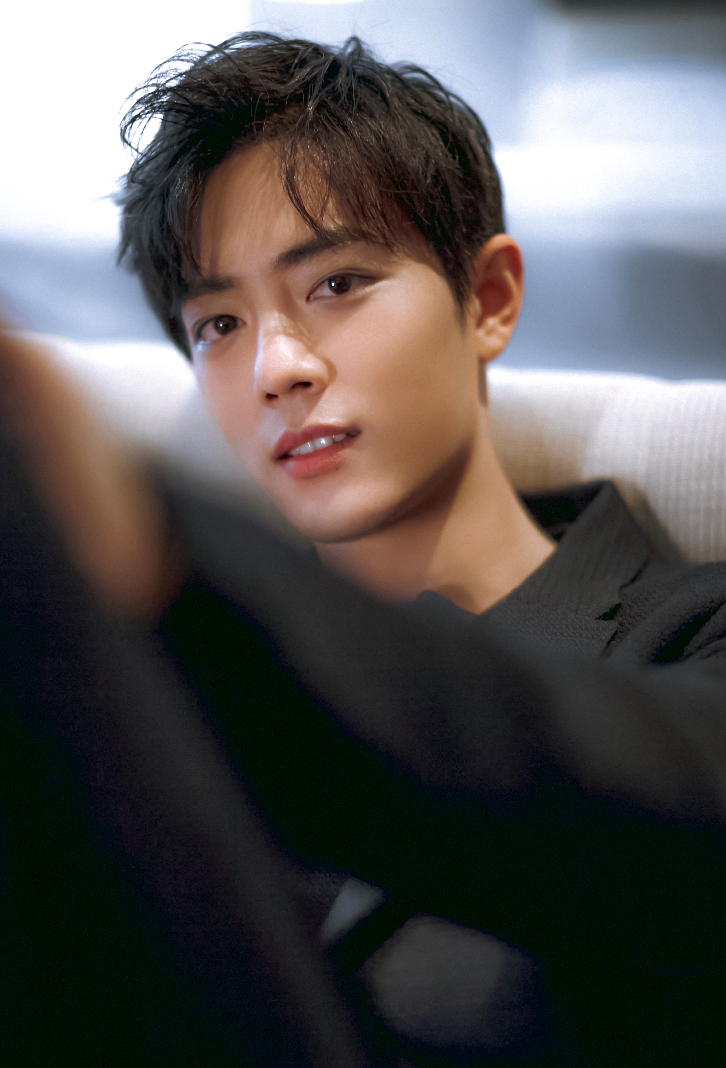 肖战迪丽热巴大学素颜毕业照被扒，前者变化太大，后者几乎一样