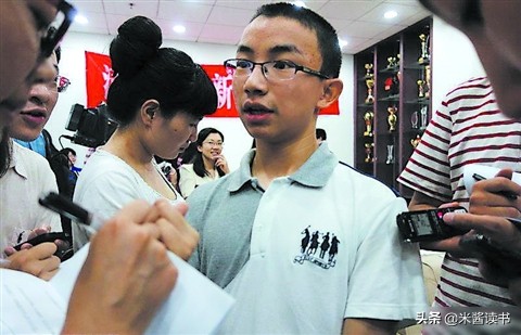 7年前，14岁高考601分摘县状元，考上清华的山西神童，如今怎样