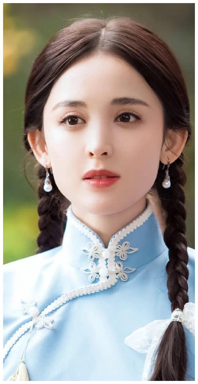 迪丽热巴VS古力娜扎，两位来自新疆的女星到底谁最好看？
