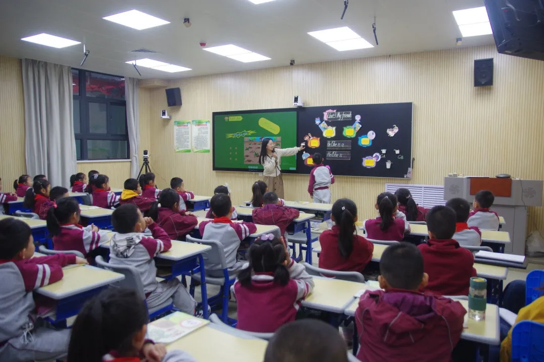 西安市長(zhǎng)安區(qū)第三小學(xué)讓校園生活豐富多彩(圖4)