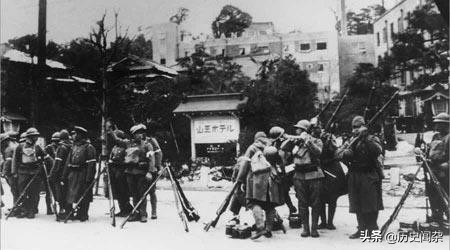 1936年的日本，疯癫的女人阿部定抢了疯癫的皇道派军人的新闻头条