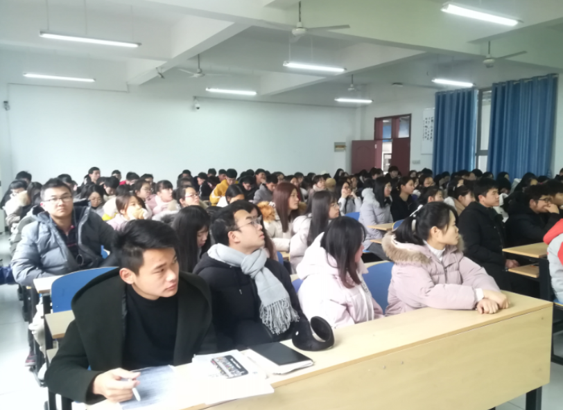 高三模拟试卷惊现“神仙字体”，让阅卷老师赞不绝口，不忍心扣分