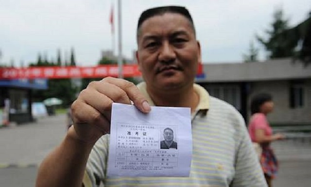 参加过23次高考，屡战屡败的“高考钉子户”梁实，会继续考吗？