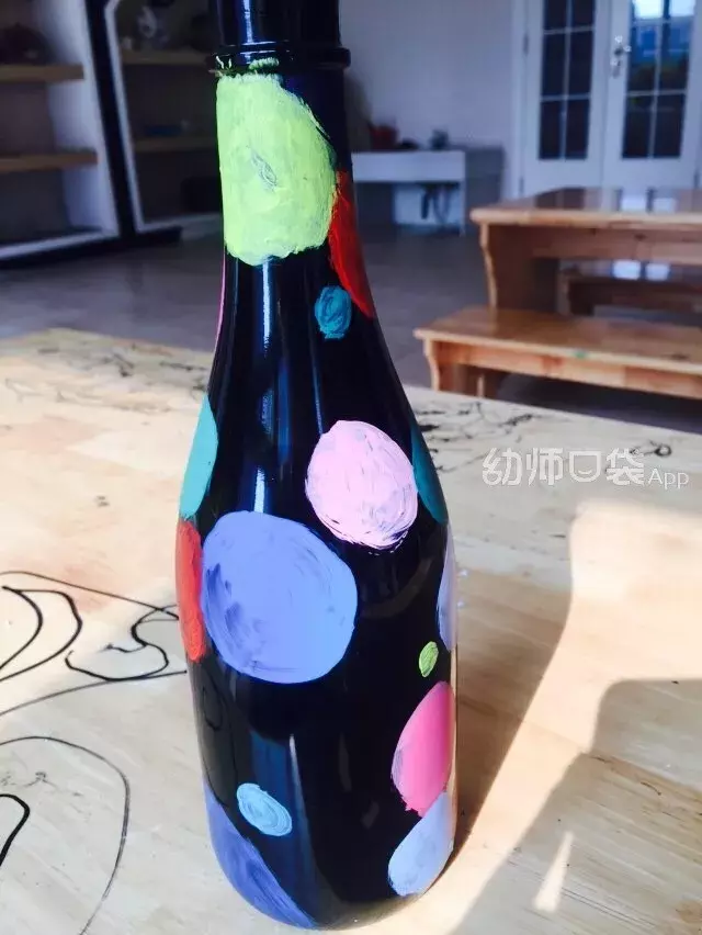 过完年废旧的纸箱、酒瓶、包装袋不要扔，可以和孩子做这些手工！