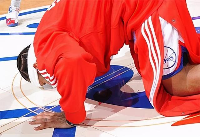 NBA历史六大泪目瞬间：罗斯50分之夜，詹姆斯夺冠后跪地痛哭