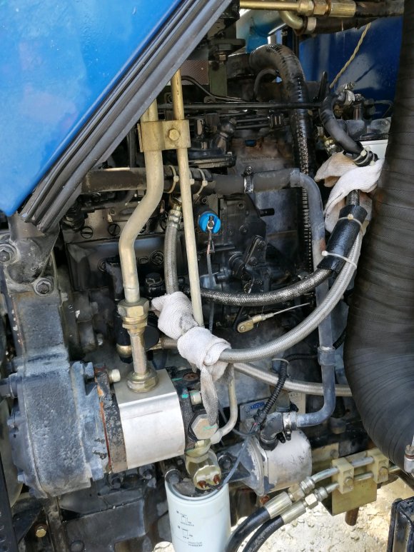 農(nóng)民出售14年的雷沃900拖拉機(jī)，愛車農(nóng)民，看看值多少錢？