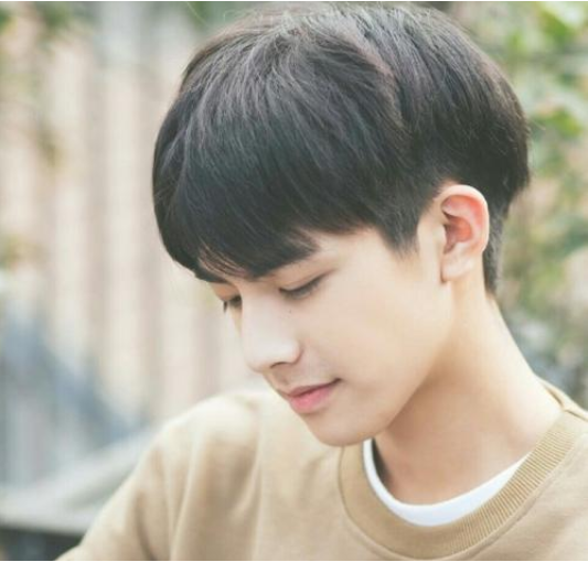 看看易烊千玺、王一博、任嘉伦的学历，再看看宋威龙的：没搞错？