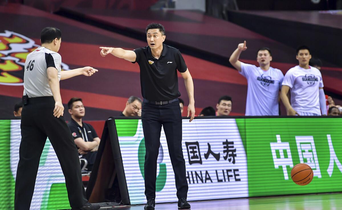 盘点CBA教练之最，杨鸣最帅郭士强最优秀，不吹不黑蒋兴权真王者