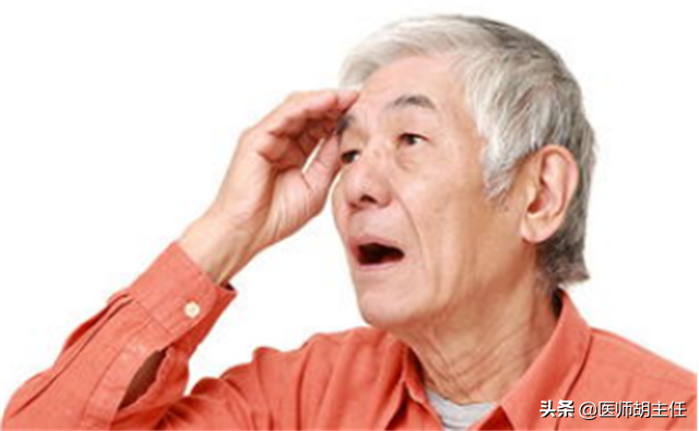 维生素B12有多重要？这4类人要及时补充，预防老年痴呆