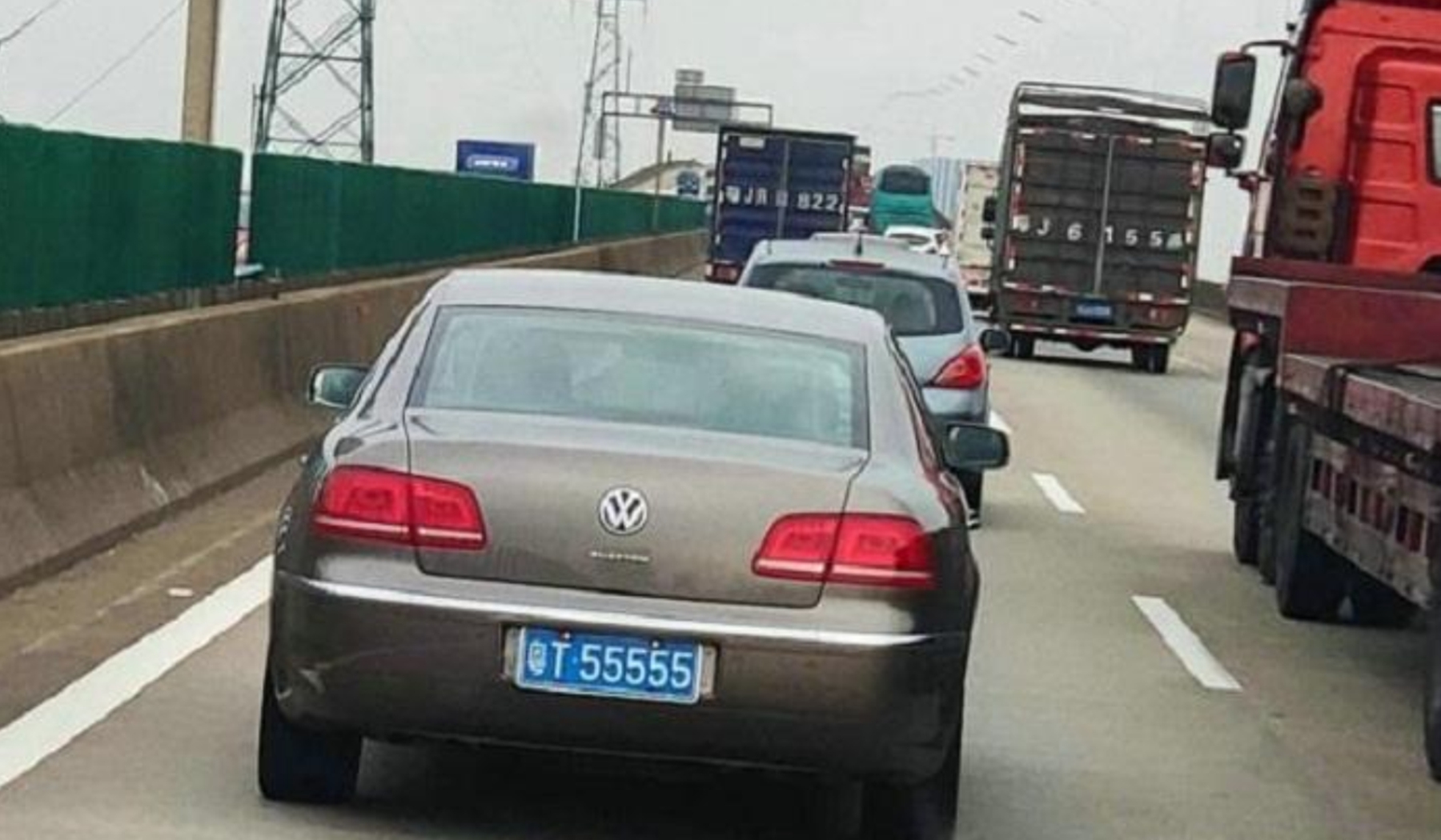 广东一辆破大众意外走红，网友热议其成最贵轿车？