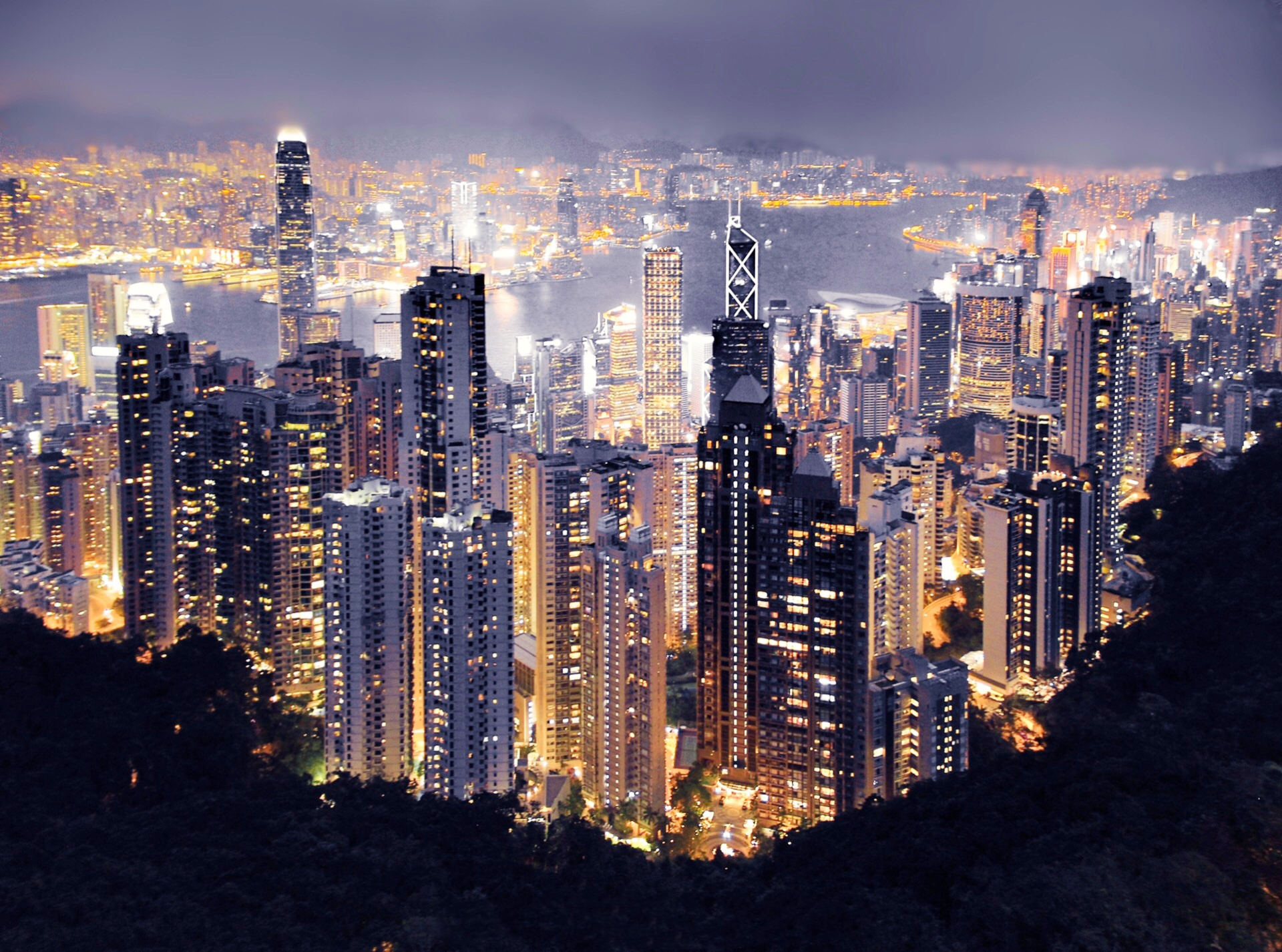 香港:让年轻人望而却步的城市,房子均价14万每平