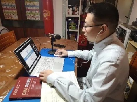 春风向暖，云端战“疫”，开启研究生“线上”新学期