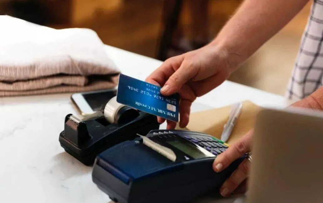 “套现”被明令禁止，多家银行开始行动，“以卡养卡”行不通了