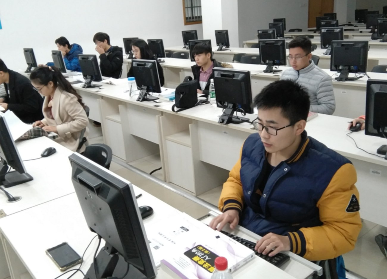 因这科成绩太差，学生被迫从211高校退学，赢了高考却输了大学