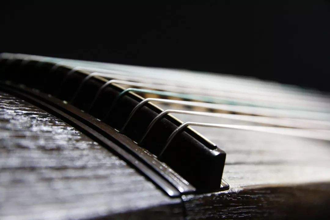 写古筝的唯美句子_晶羽文学网