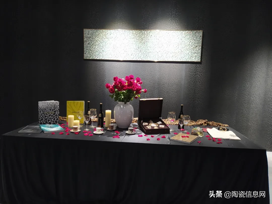 佛山陶博会开幕!岩板“疯了”,连纹、厚砖“火了”