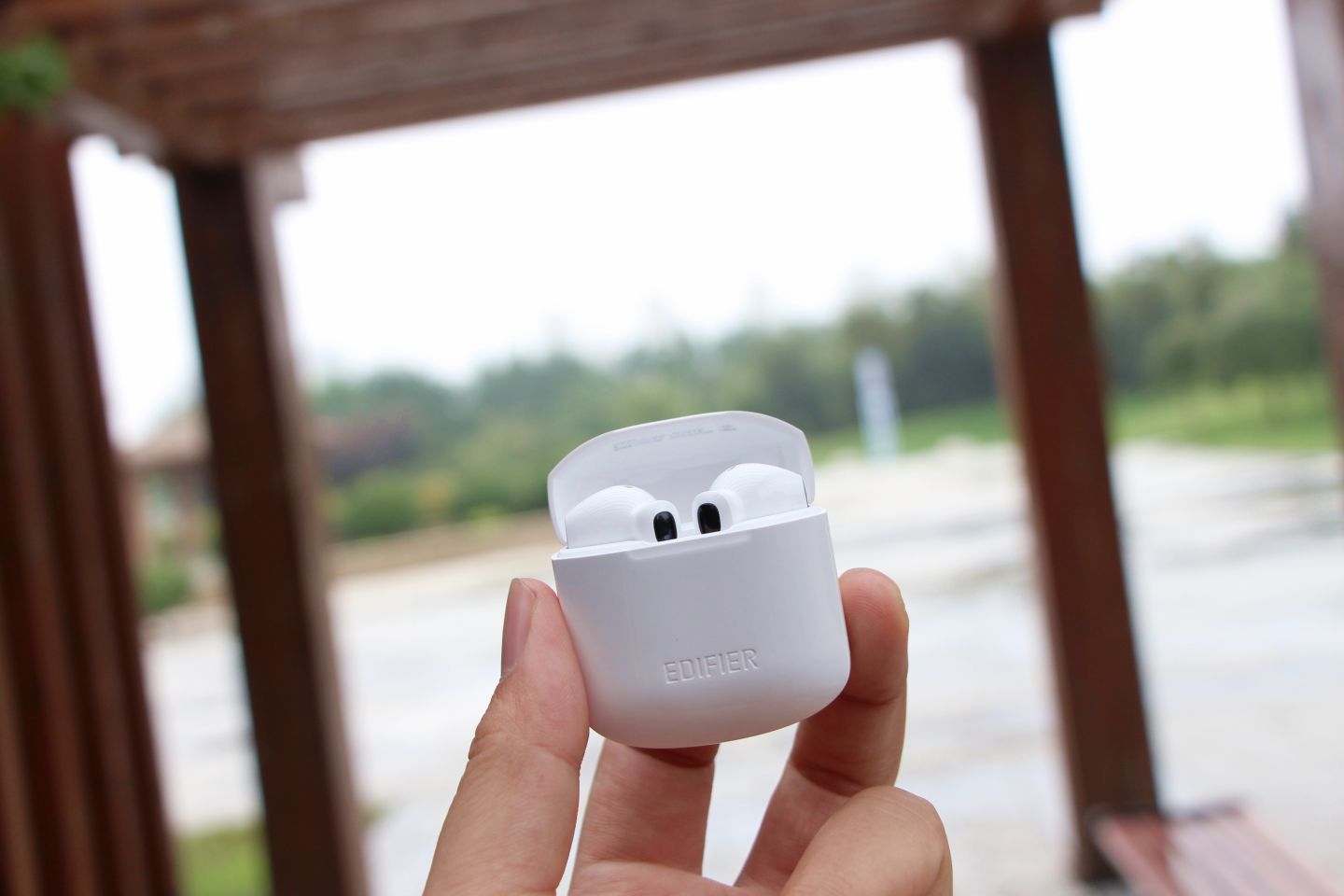 蓝牙耳机卷起来了——半入耳式的漫步者LolliPods Mini深得我心