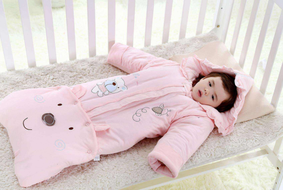 担心孩子睡觉冷,给孩子穿的厚了点,谁知第二天竟然发烧感冒