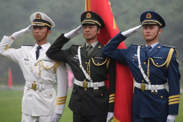 适合中等生报考的军校，录取分数低，毕业还能有“铁饭碗”