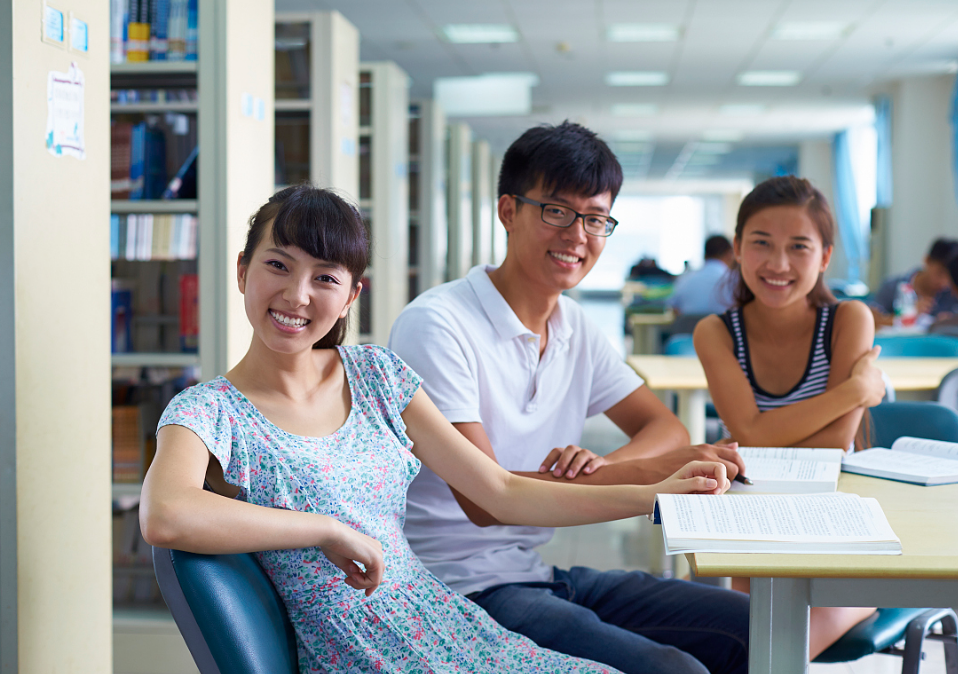 花几万报公务员培训班有必要吗？过来人很后悔，学生可别走错路