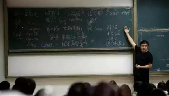 张杰入职上海大学，两年前就有消息爆出！明星做老师的何止他一人