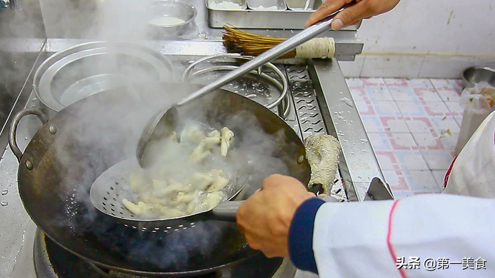 泡椒鸡爪,泡椒鸡爪的制作方法家用