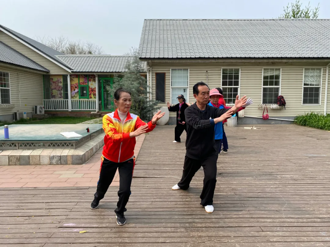 吴式45式太极拳背向演练(吴式45式太极拳动作解析)