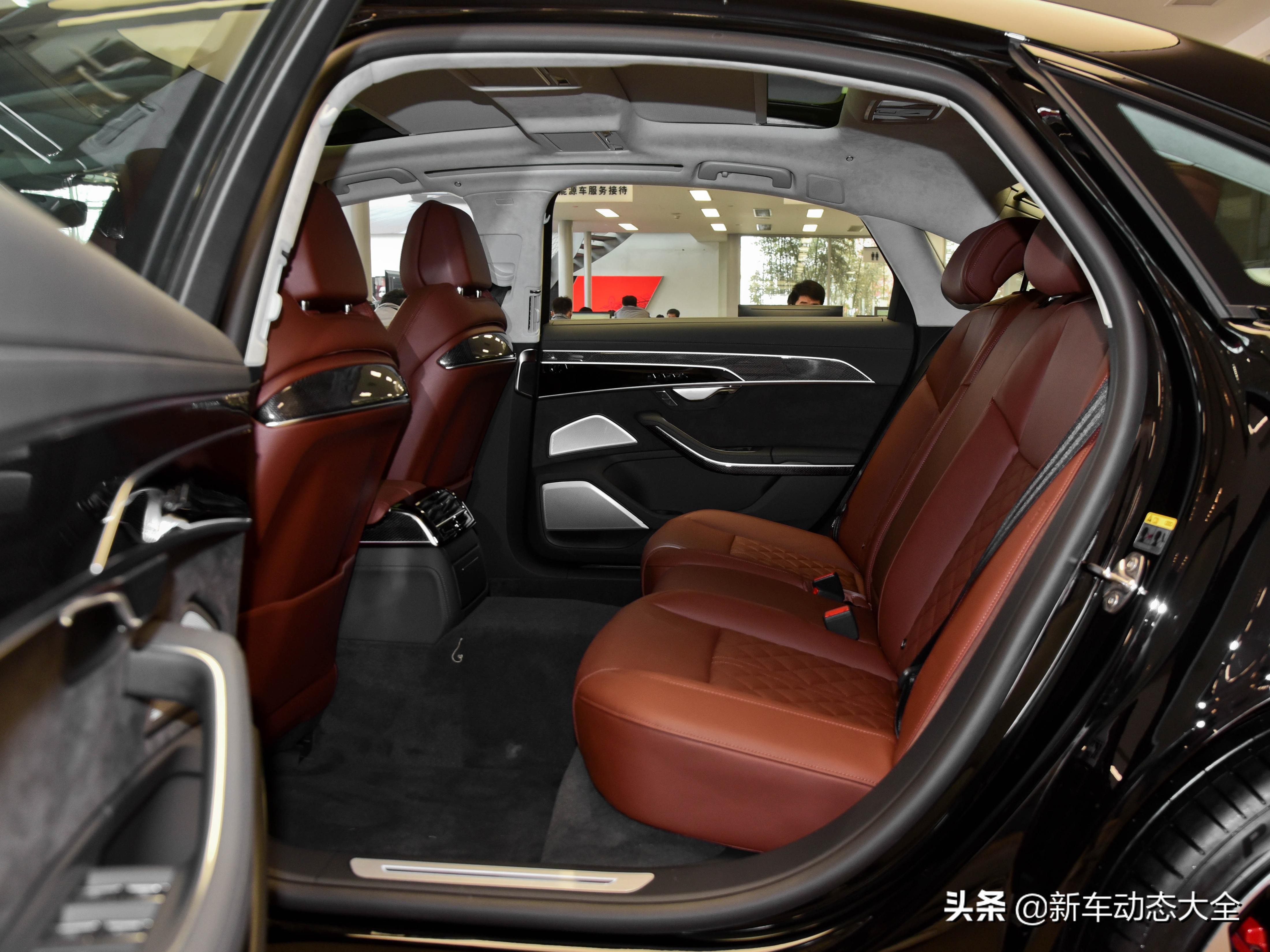 德系原装进口，顶级V8四驱豪华旗舰车，5米3加长车身，实拍奥迪S8