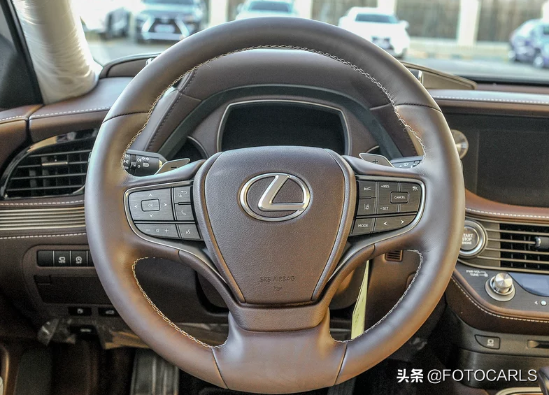 雷克萨斯LS350入门版实拍，售价80.8万起，卖的就是颜值和品质？