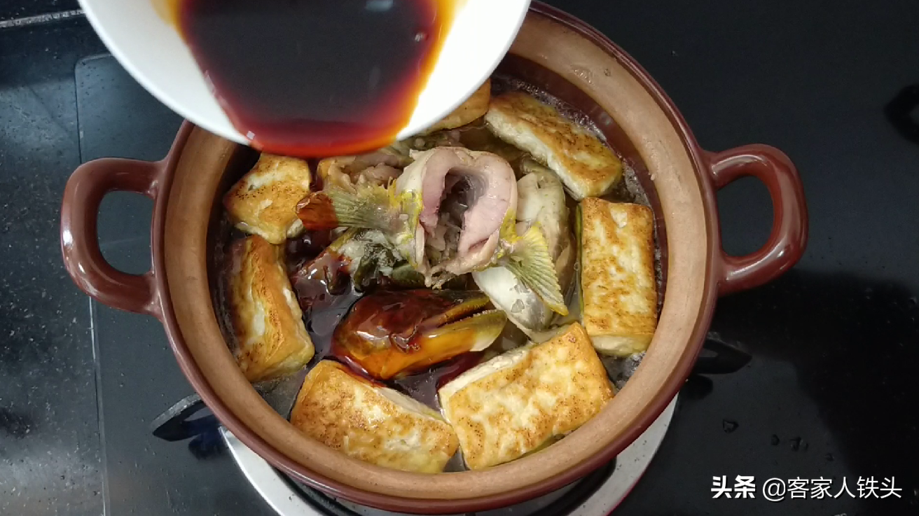 逢年过节待客，教你客家一锅豆腐鱼肉煲，鲜嫩美味，好吃不油腻