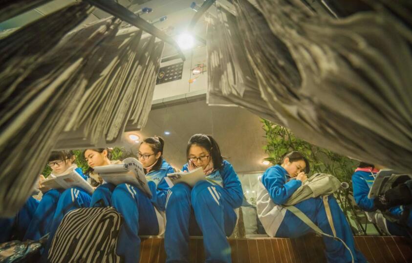 高考总人数（高考考生1071万）