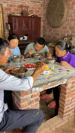 牛爱芳小春花：没有路虎，没有别墅，粉丝和电视台欠我们一个道歉