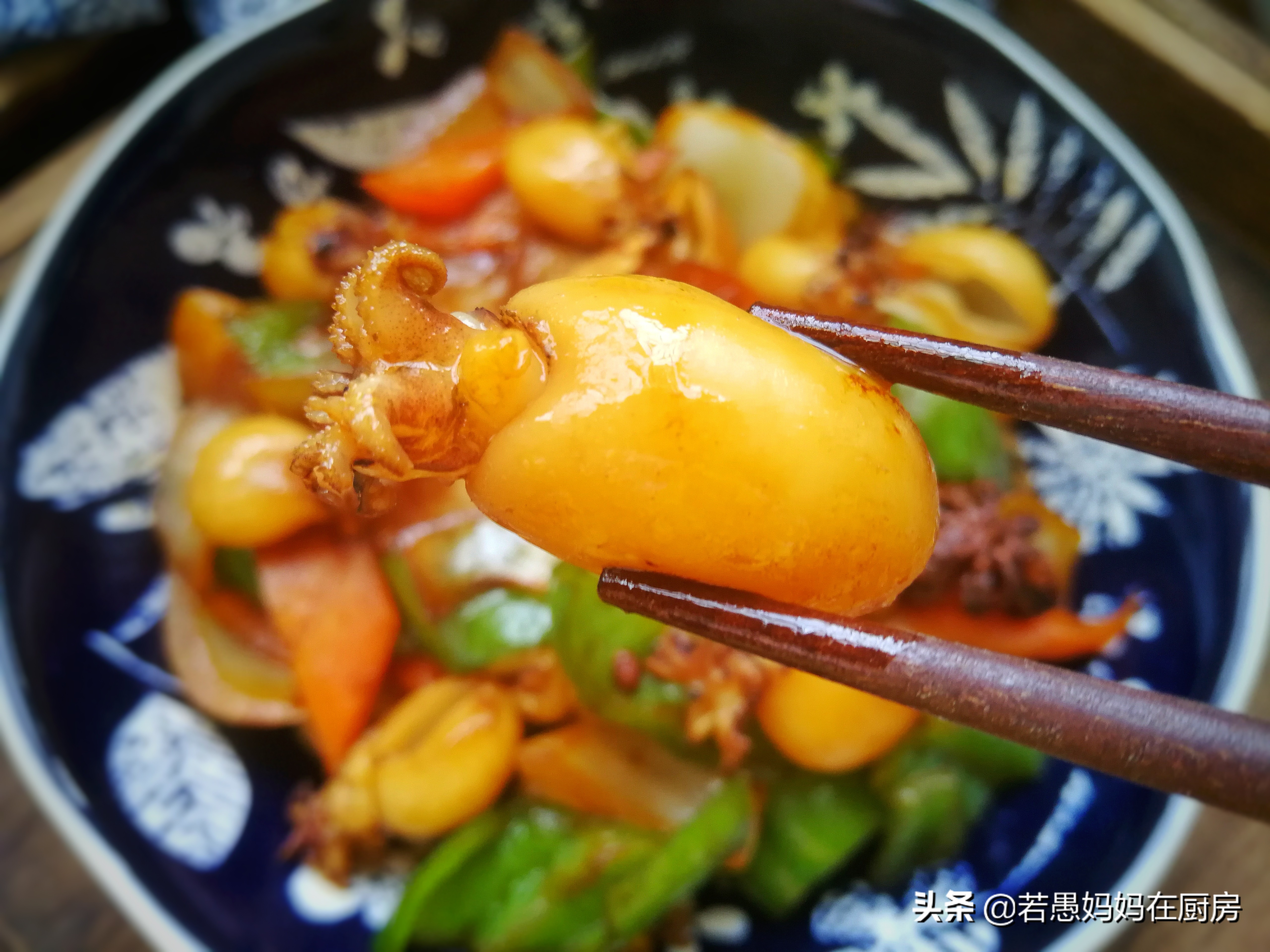 20块钱买一包墨鱼仔，随便一炒比肉香，脆嫩Q弹，还能增强抵抗力