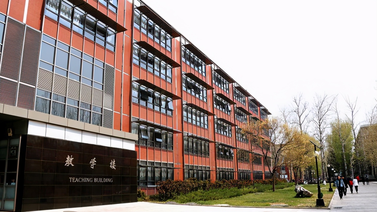 首都体育学院和北京体育大学有哪些区别？哪个学校更值得报考？