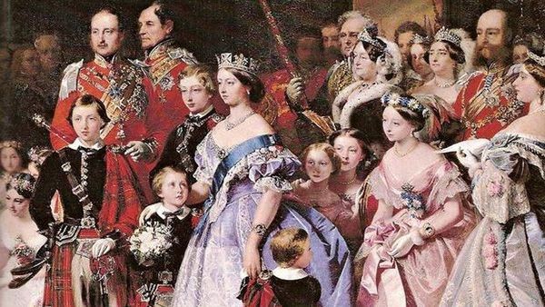 维多利亚女王厌恶生育却生了九个孩子，害苦了几个欧洲王室