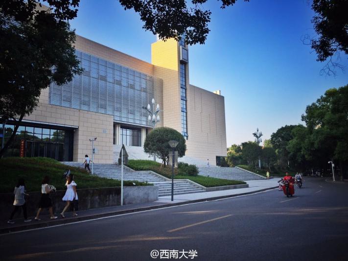 百年学府、袁隆平母校、中国最美高校、培养33位中国市长，这所大学在重庆！