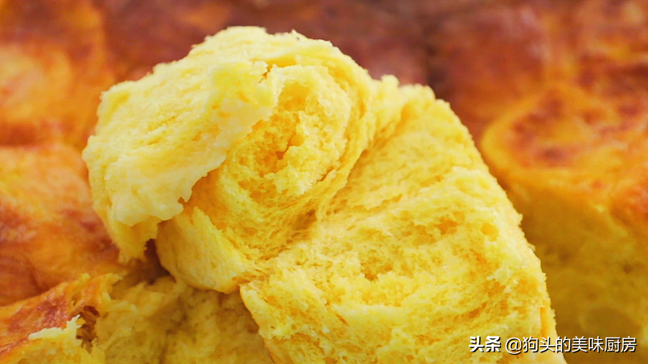 一块南瓜2个鸡蛋，不同烤箱不用蒸，教你做出金黄又蓬松的面包