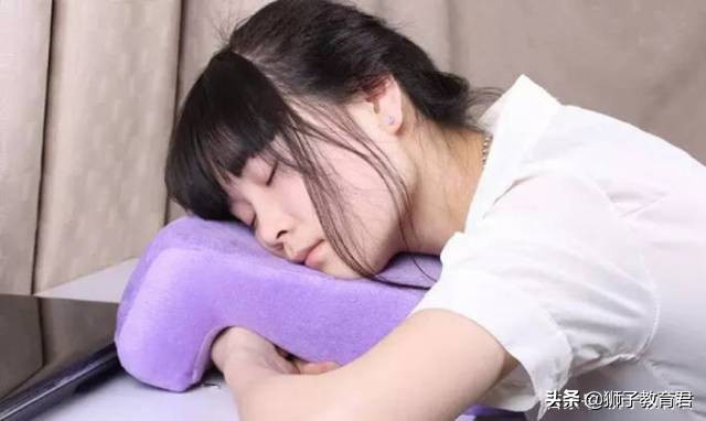 高考那两天要不要睡午觉，有人说随便？老师：必须睡