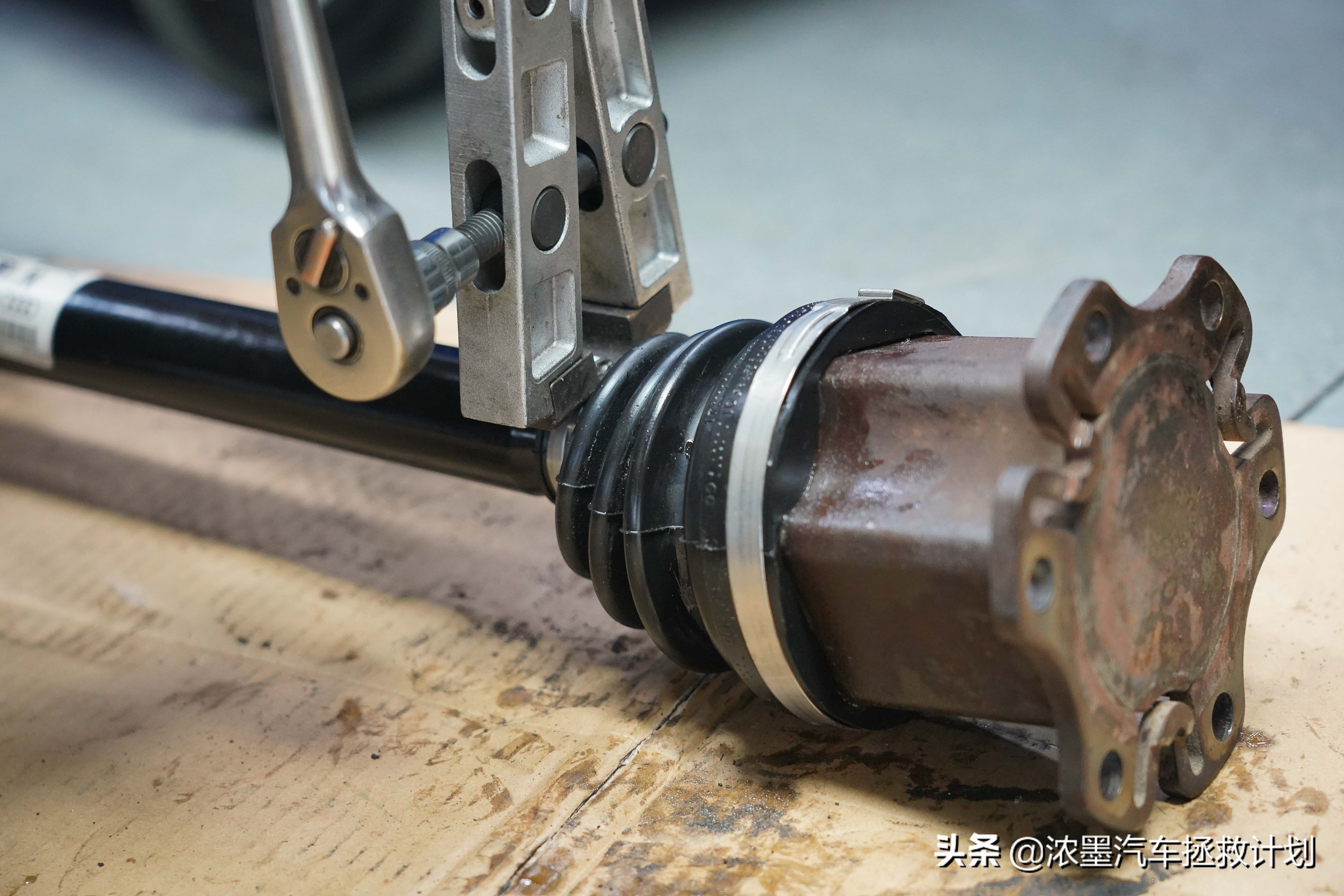 「驾驭科技」整备一台奥迪顶级的豪华旗舰A8，气韵天成的大家风范