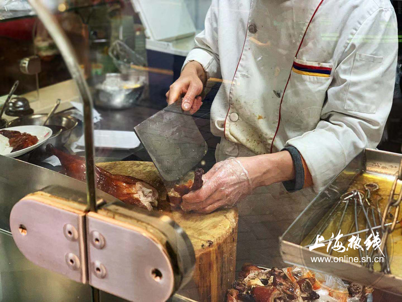 上海人365天疯狂排队的80年老店！人均50块吃一桌，且吃且珍惜