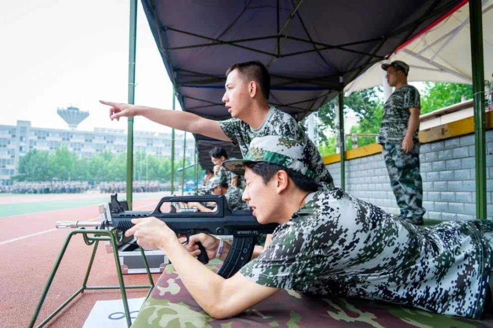 超燃预警！九公里拉练，模拟射击，直击华北电力大学军训现场！