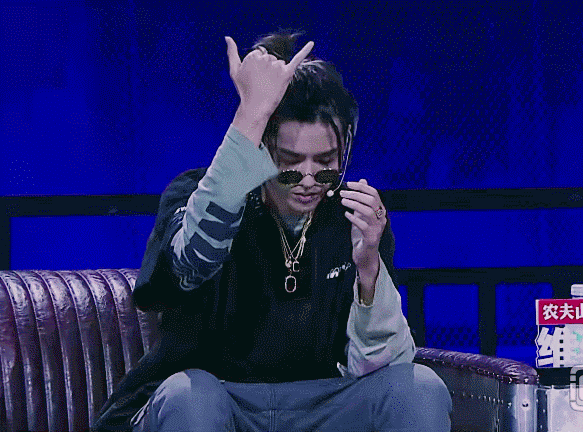 不知道这些你就OUT了！嘻哈手势百科全书带你感受hiphop文化