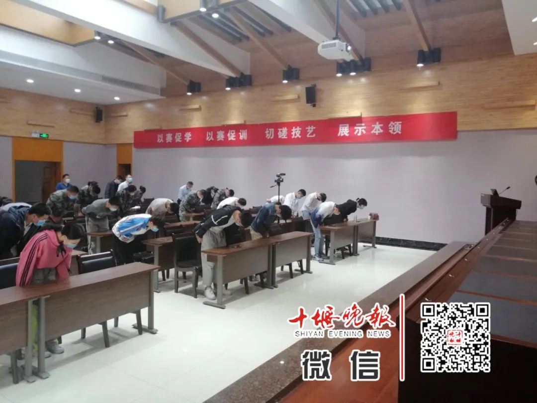 今天开学！刚刚在十堰这些学校拍下，这一幕等了太久