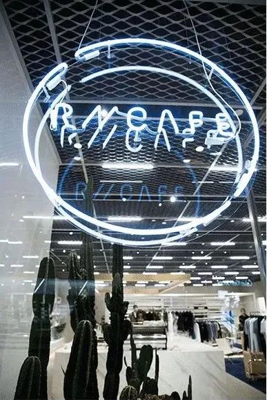 地素进军男装市场，旗下轻奢品牌RAZZLE能否再续地素女装辉煌？