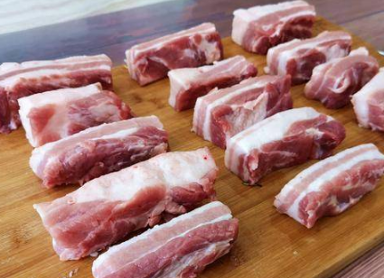 买猪肉时,和老板说"二刀肉",一看就是内行人,老板不敢糊弄你