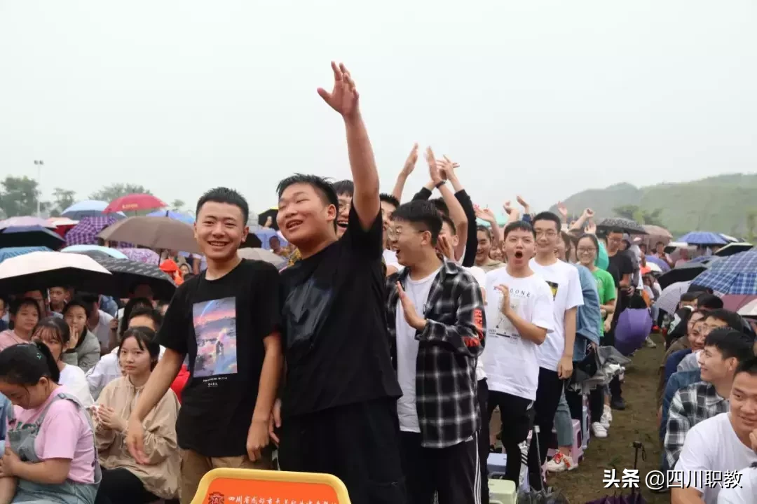 成都职校太火了!就连本校教师侄女也选择就读