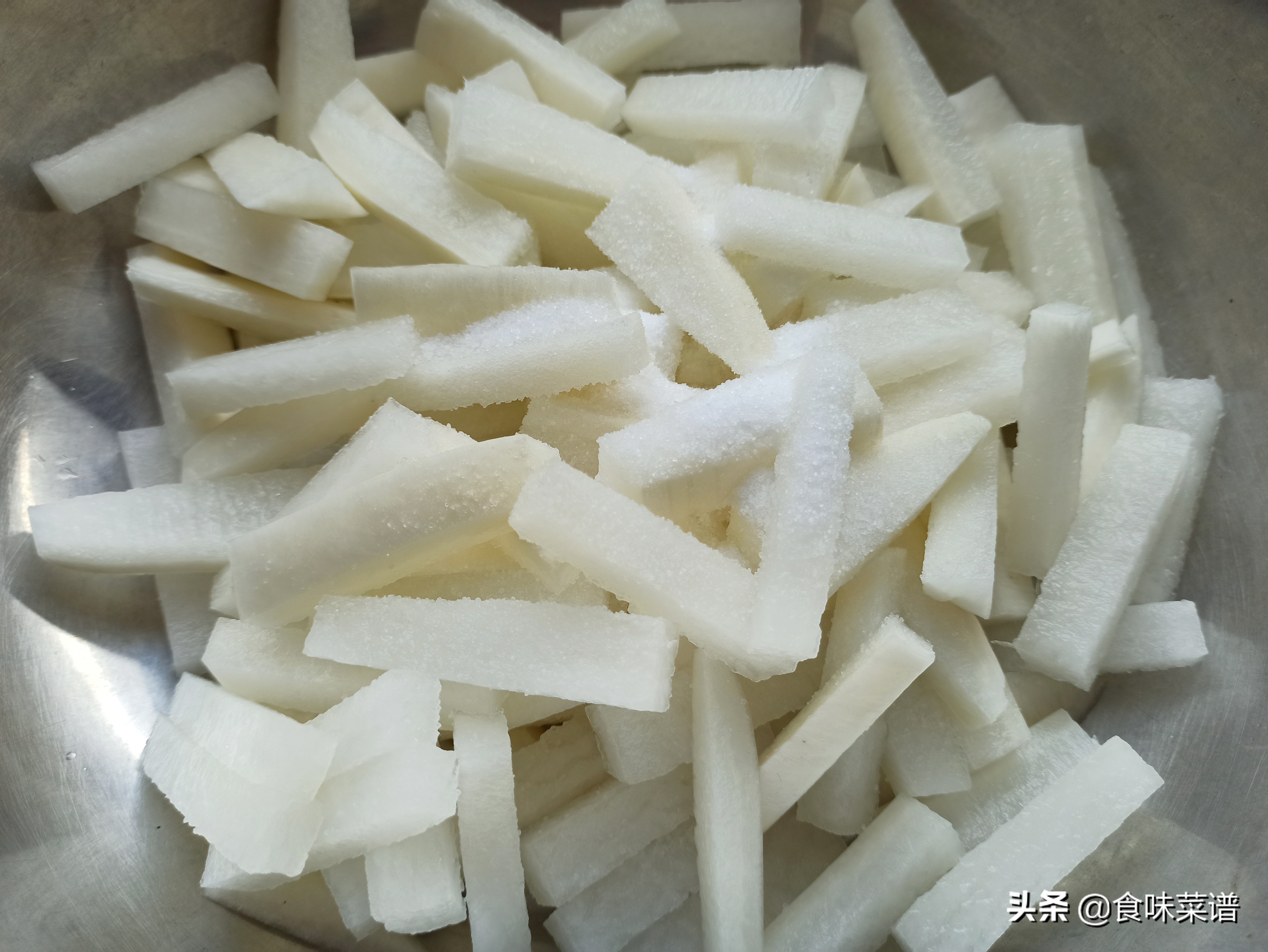 白萝卜怎么腌才好吃？还是传统做法实用，酸甜脆爽，开胃又下饭
